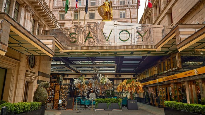 Lot 01 * London West End Show & Lunch At Gordon Ramsay's Savoy Grill For Two People